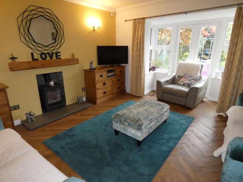 Lounge- click for photo gallery